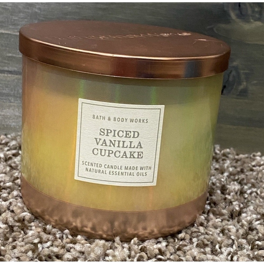 NEW Bath & Body Works Spiced Vanilla Cupcake 3 Wick Candle 14.5 oz